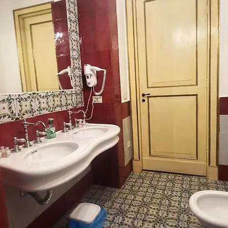 מלון אהבה Art House Venusio Luxury